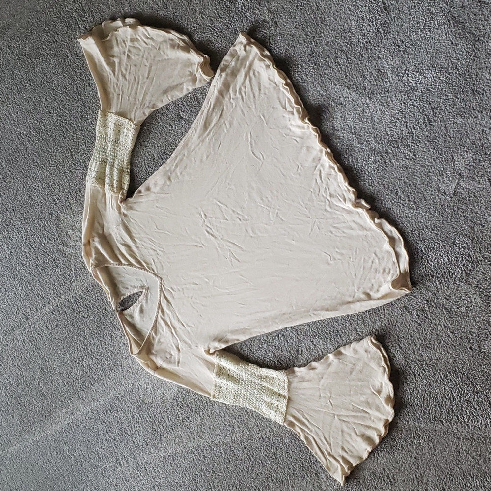Sis Sis Small Cream Bell Sleeve Top